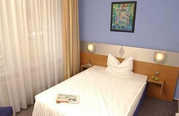 Senator Hotel